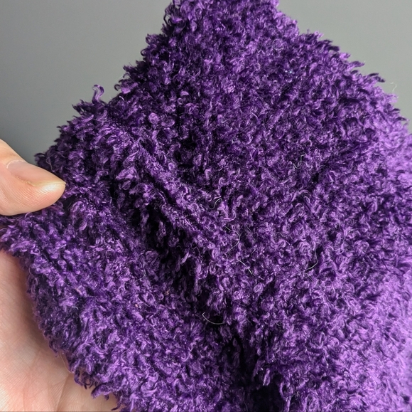 DW Fuzzy Hooded Shrug XS - S - Picture 4 of 4